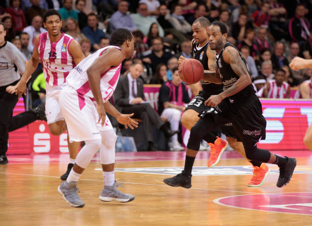 不仅归因于 不仅归因于