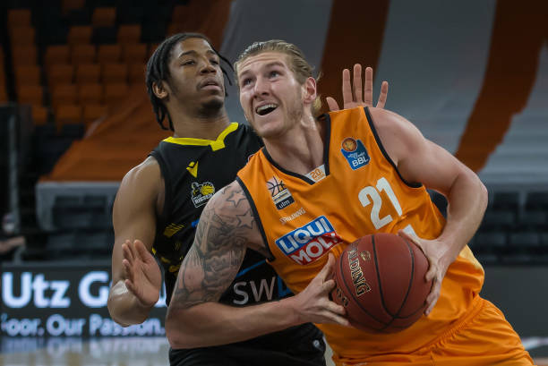 员表现的交 员表现的交