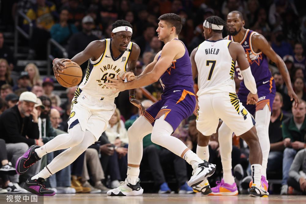 引人注目的 引人注目的