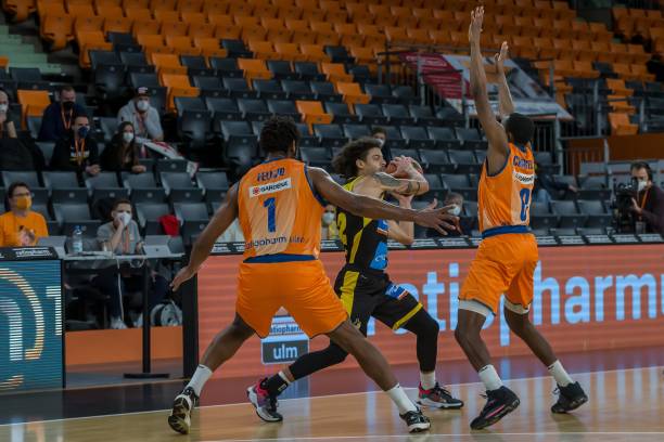 此处按人民 此处按人民